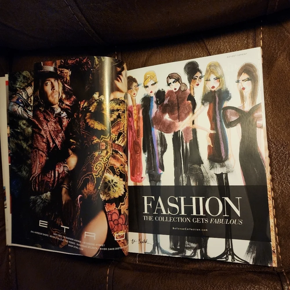 Pair of Vogue Magazines- Taylor Swift and Beyonce - Picture 9 of 12